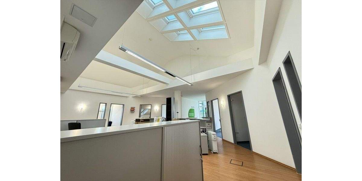 Repräsentative Büro-Praxisflächen XXL in frequentierter Sichtlage von Lauf an der Pegnitz zimmer