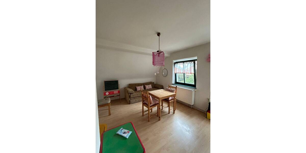 Charmante Doppelhaushälfte im fränkischen Stil mit Garage in ruhiger Wohnlage von Alterlangen (sanierungsbedürftig) 5 zimmer