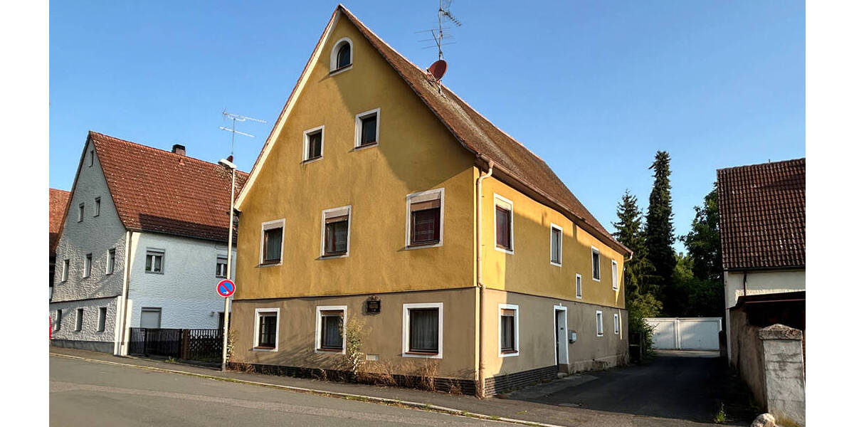 Mehrfamilienhaus, Wohnhaus Erlangen / Frauenaurach Frauenaurach - 8 Zimmer, 236 m&sup2;, 287.000&euro; | Angebot:25701559