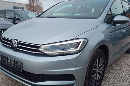 VW Touran 64.310 km 27.999 &euro; Fürth 90765