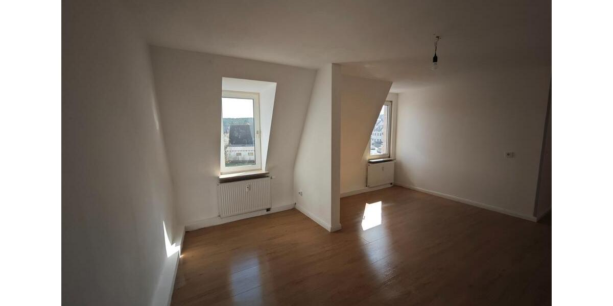 Dachgeschoßwohnung Fürth Altstadt - 3 Zimmer, 67 m&sup2;, 700&euro; | Angebot:26023608