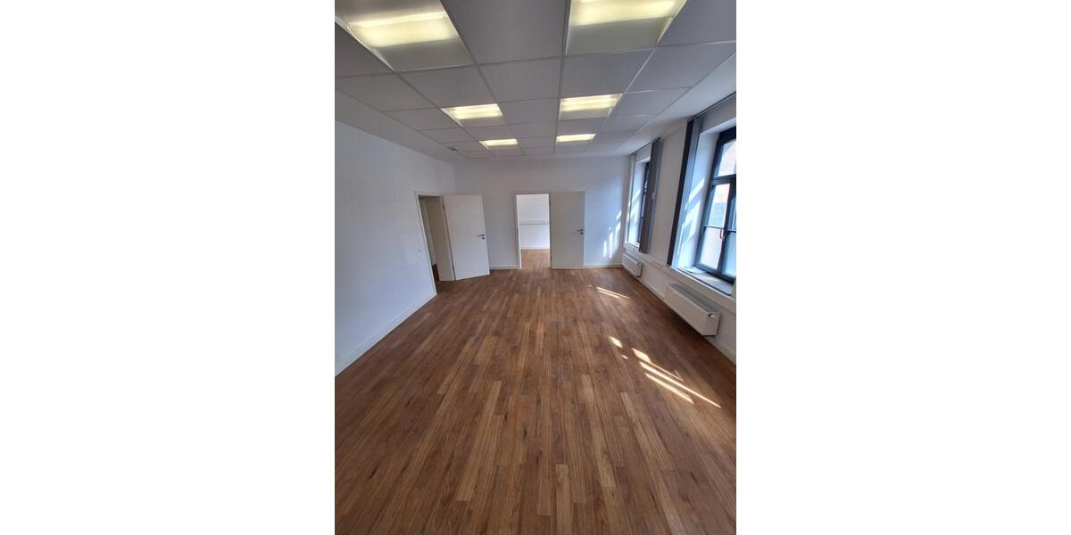 Moderne Gewerbefläche am HBF Fürth - Büro Lager Praxis Kanzlei zimmer