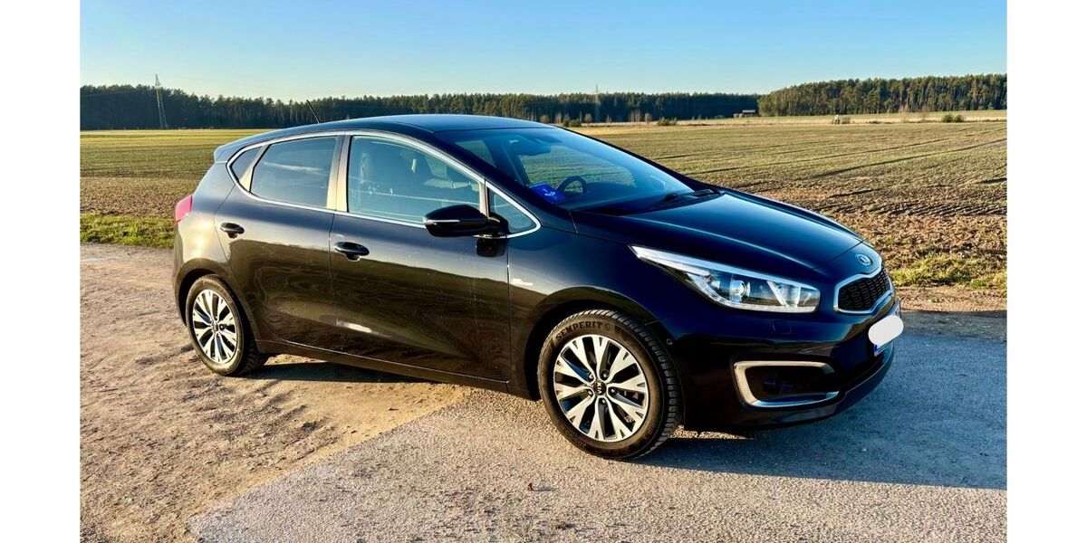 Kia ceed / Ceed 125.000 km 9.700 &euro; Abenberg 91183