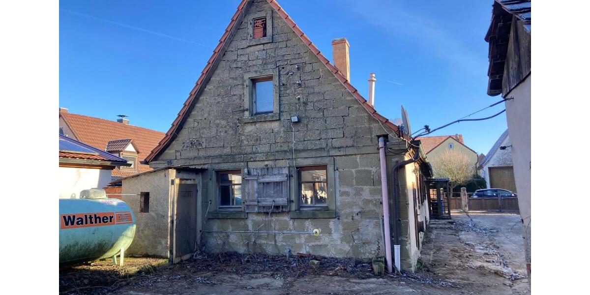 Einfamilienhaus Neuendettelsau - 9 Zimmer, 114 m&sup2;, 330&euro; | Angebot:24716072