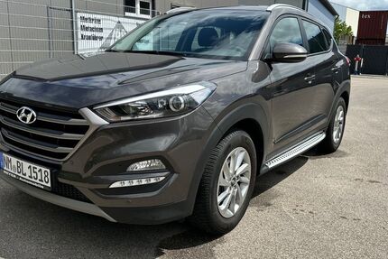 Hyundai TUCSON 61.000 km 16.800 &euro; Pyrbaum 90602