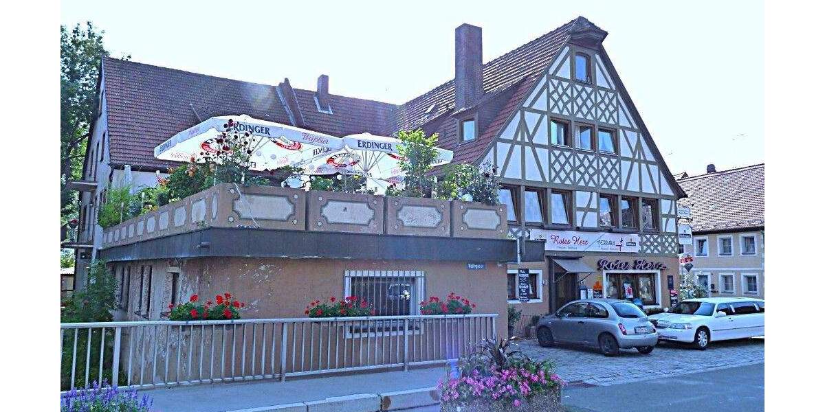 Hotel mit Gaststätte und Wohnung zimmer