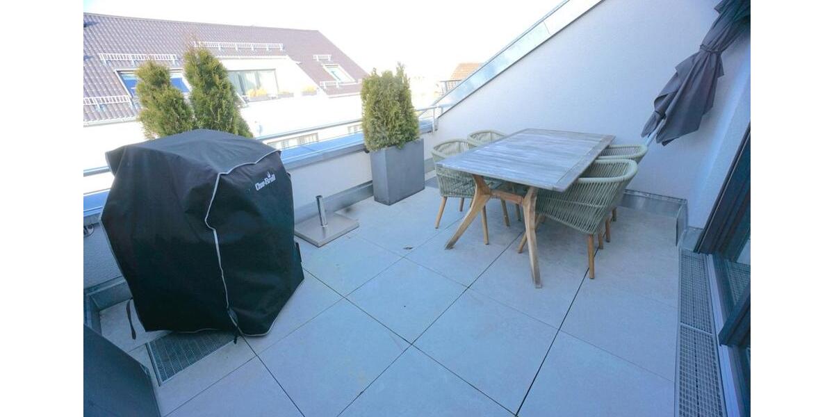 Herrliche 3-Zimmer-Whg., Aufzug, Tiefgarage, hochwertige Ausstattung, Küche, wunderschöne Dachloggia 3 zimmer