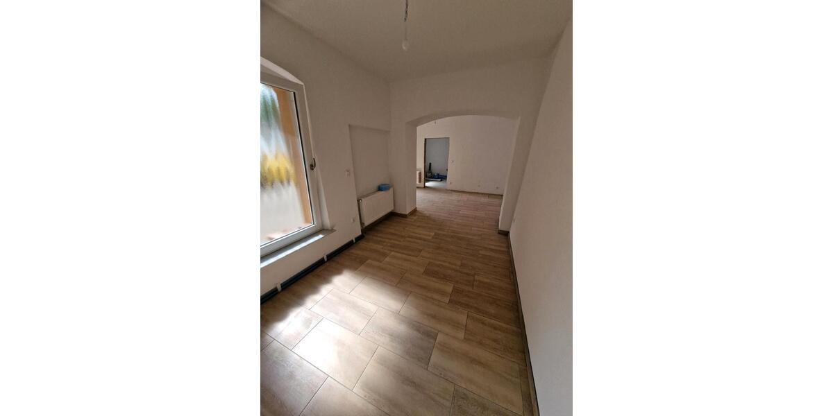 Renovierte Ladenfläche + Lager oder ggf. Wohnen im Herzen Fürths zimmer