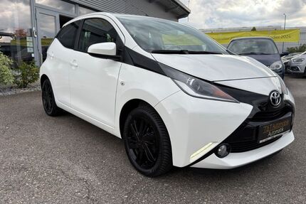 Toyota Aygo (X) 51.560 km 10.990 &euro; Fürth 90763
