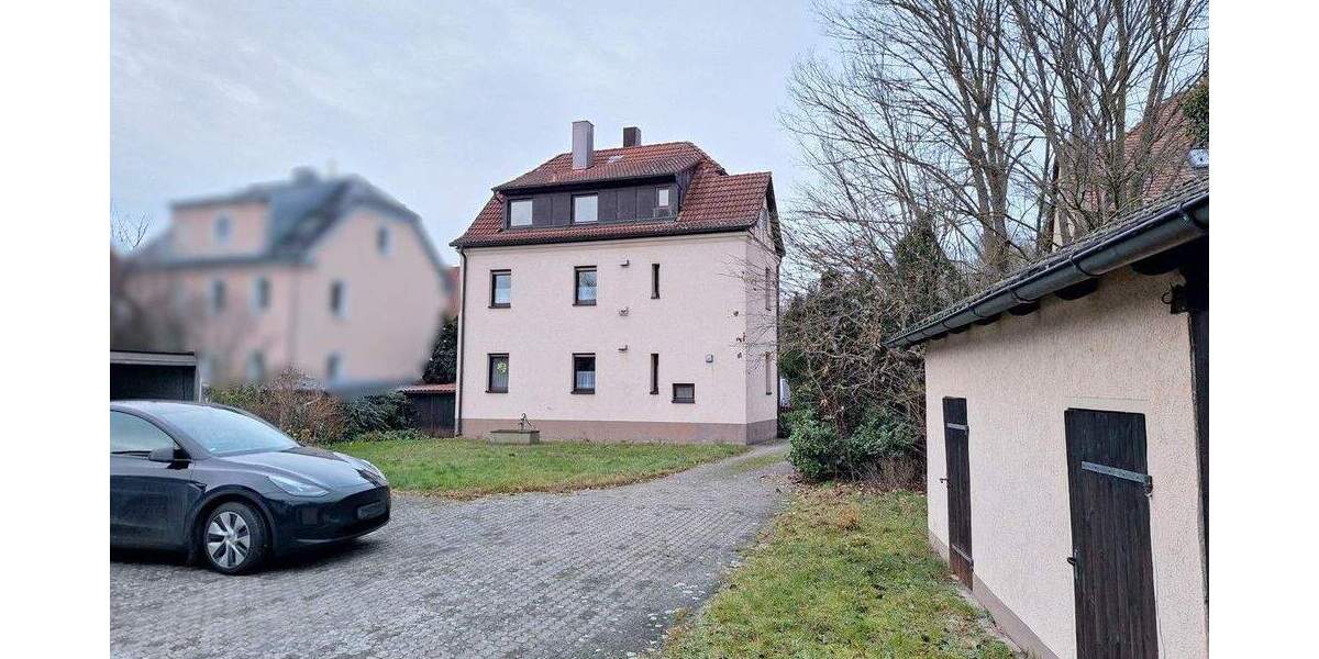 Gepflegtes Dreifamilienhaus in schöner Wohnlage mit zwei Einzelgaragen 7 zimmer