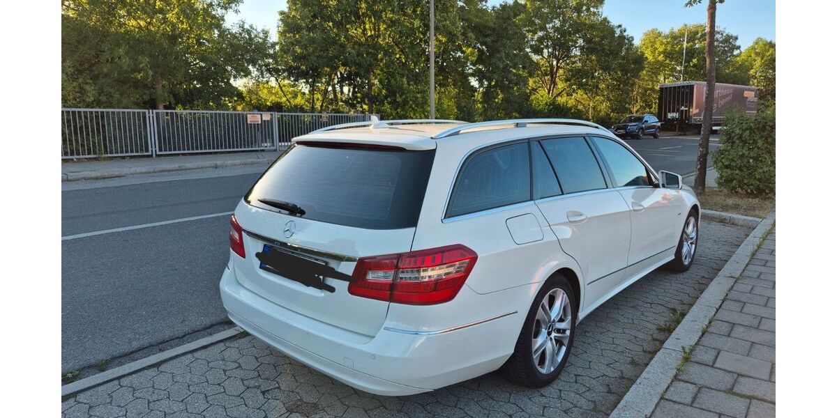 Mercedes-Benz 220 236.000 km 7.990 &euro; Stein 90547