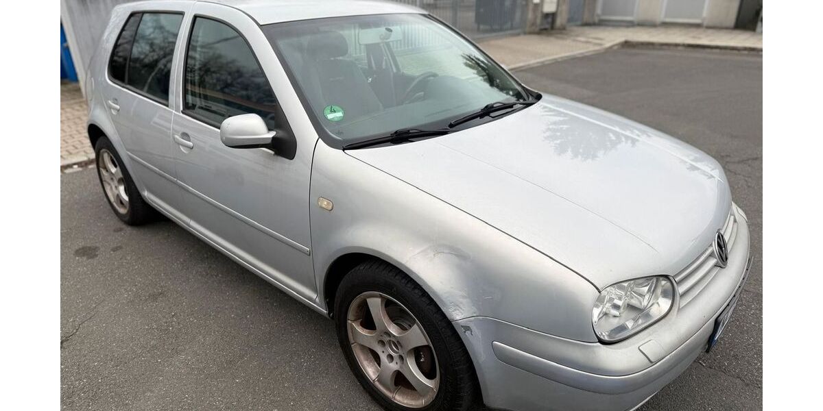 VW Golf 240.000 km 2.499 &euro; Nürnberg 90411