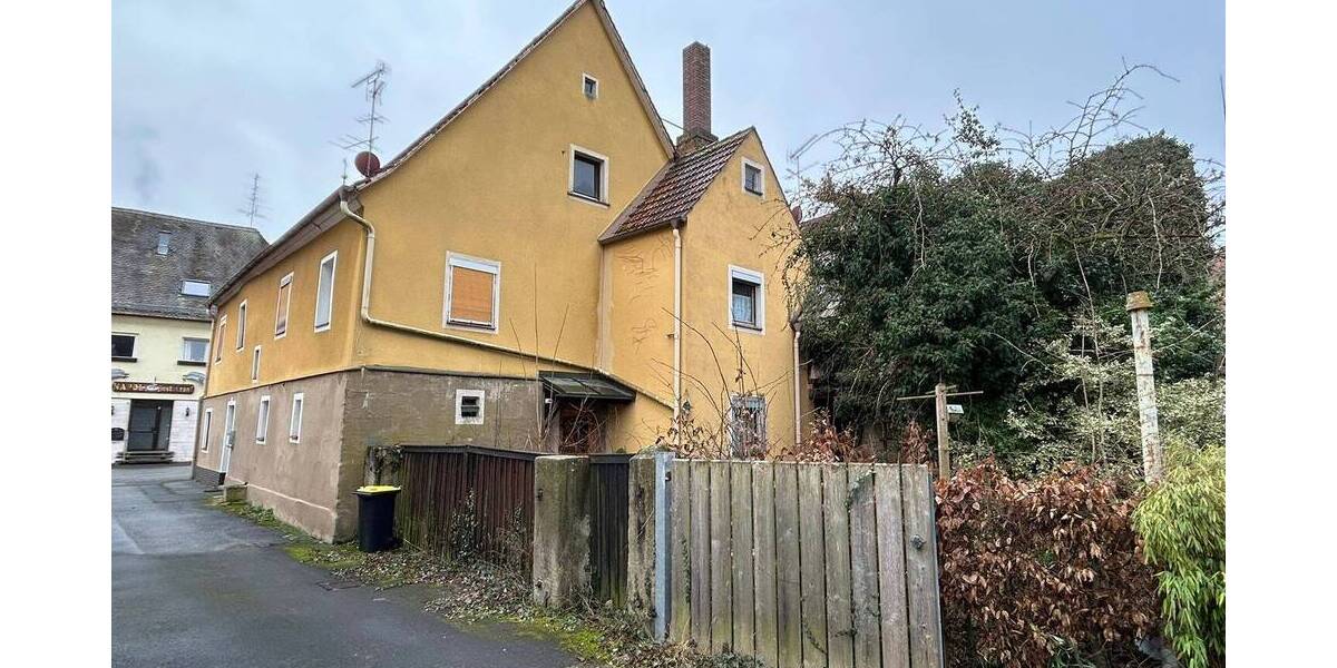 Mehrfamilienhaus, Wohnhaus Erlangen / Frauenaurach Frauenaurach - 8 Zimmer, 236 m&sup2;, 359.000&euro; | Angebot:25701559