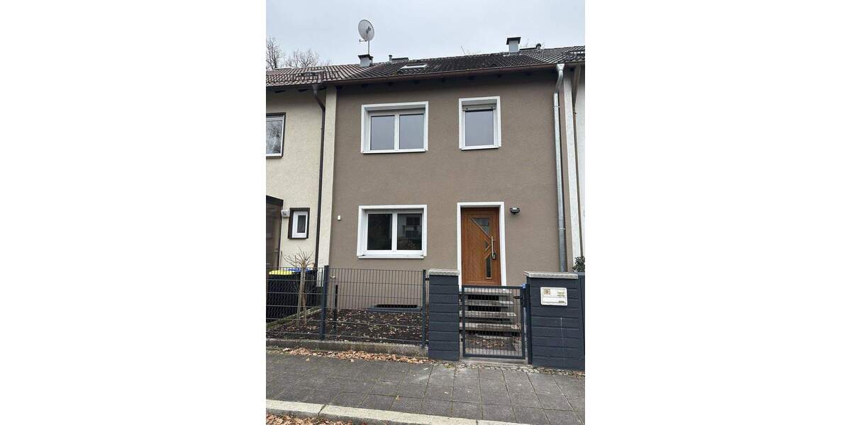 Neu saniertes Reihenhaus in N-Gebersdorf nahe U-Bahnstation inkl. Garage + Stellplatz und Keller 6 zimmer