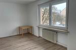 Helle 4-Zimmer Wohnung für WG zu vermieten . Einzelzimmer ab: 4 zimmer