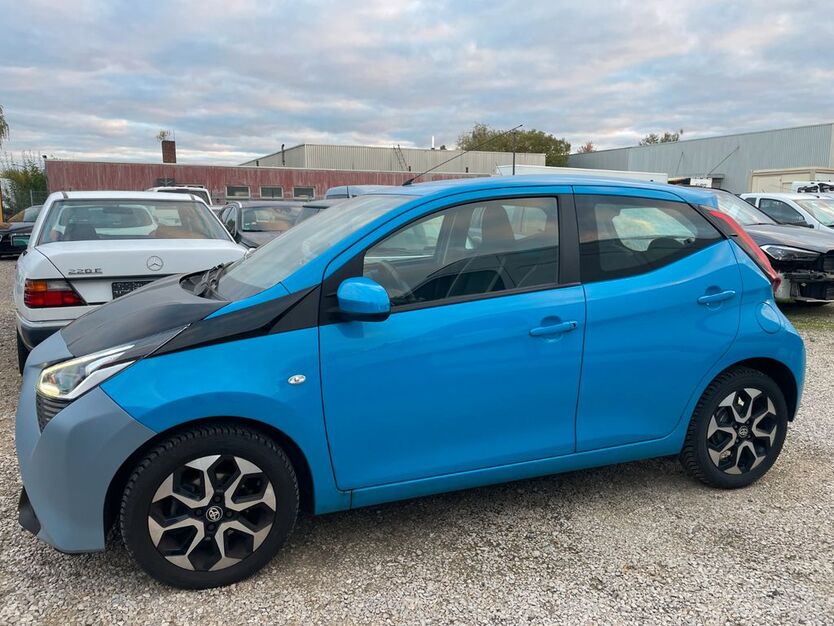 Toyota Aygo (X) 52.000 km 9.500 € Nürnberg 90427