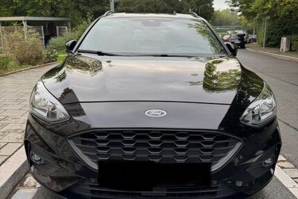 Ford Focus 75.000 km 13.990 € Nürnberg 90473