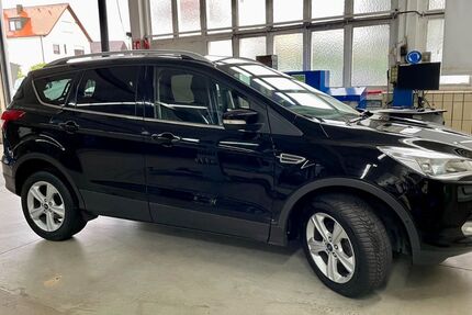 Ford Kuga 94.000 km 10.900 € Igensdorf 91338