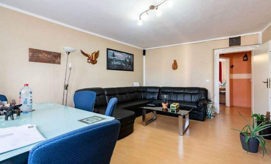 Familienfreundliche 6-Zimmer-Wohnung mit Balkon in Nürnberg Glockenhof 6 zimmer