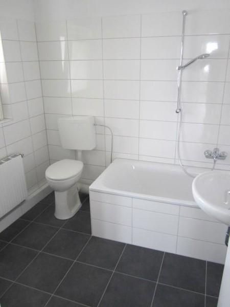 Helle, renovierte 2-Zimmer-Wohnung mit Balkon wartet auf Sie! zimmer