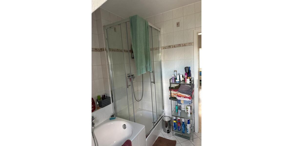 Reihenhaus Roßtal - 6 Zimmer, 127 m&sup2;, 599.000&euro; | Angebot:27299085