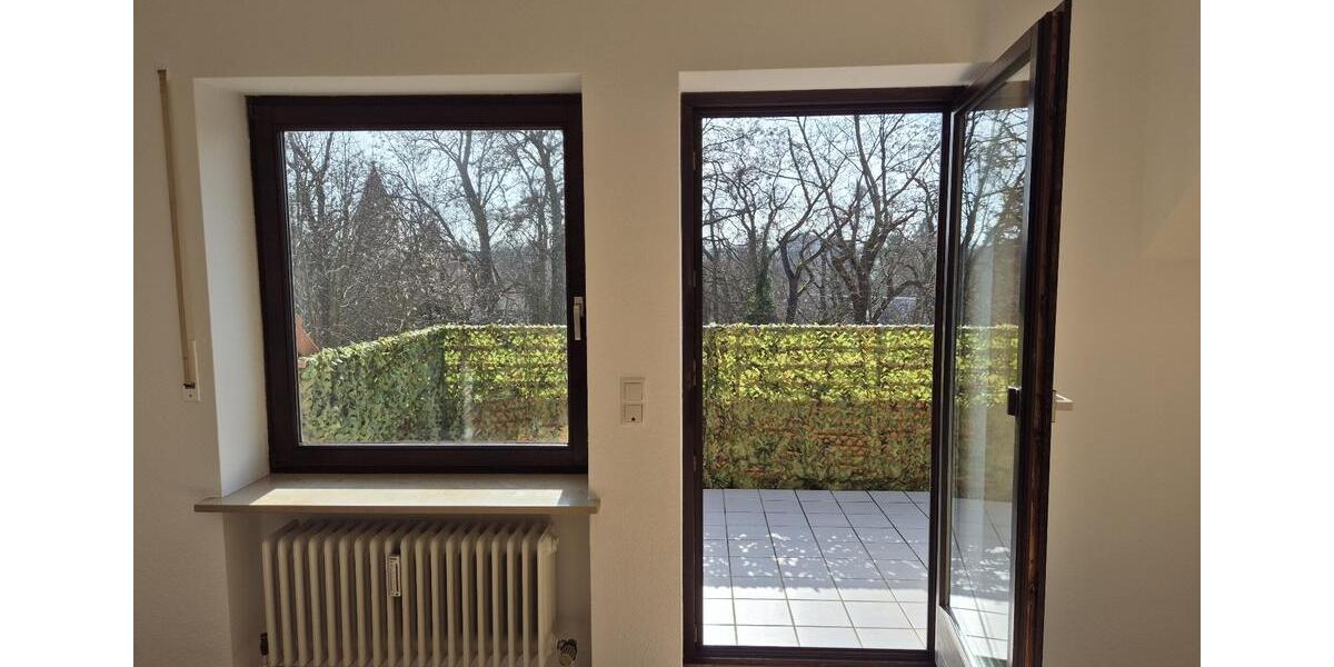 Dachgeschoßwohnung Fürth Eigenes Heim - 2.5 Zimmer, 60 m&sup2;, 890&euro; | Angebot:25392050