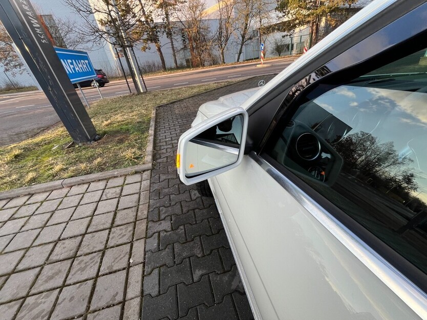 300C