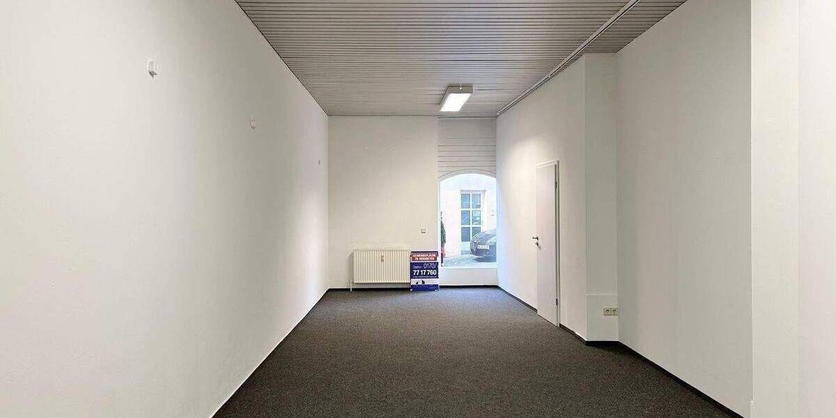 ***REPRÄSENTATIVE LADENEINHEIT *** IN BESTER LAGE AM MARKTPLATZ IN LAUF 3 zimmer