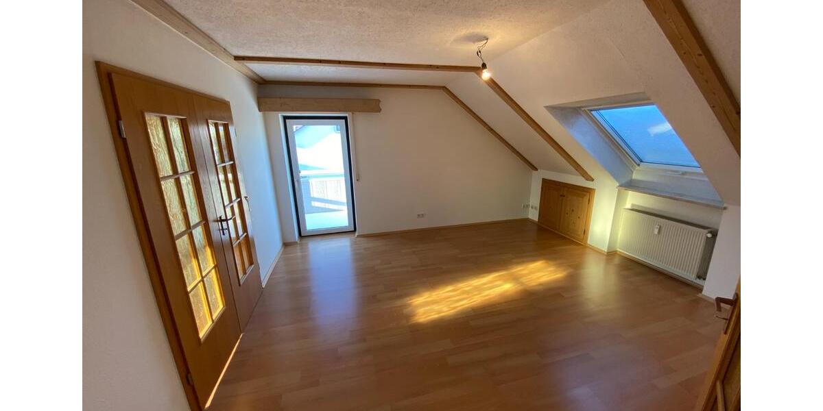 Etagenwohnung Heroldsberg - 3 Zimmer, 94 m&sup2;, 990&euro; | Angebot:25185442