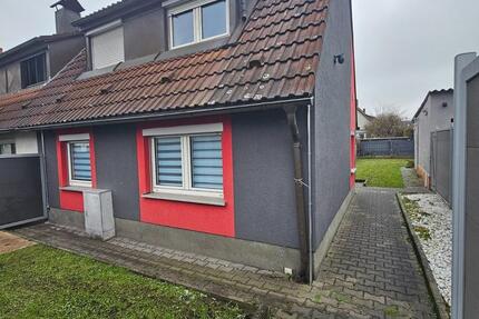 Doppelhaushälfte mit viel Potenzial zimmer