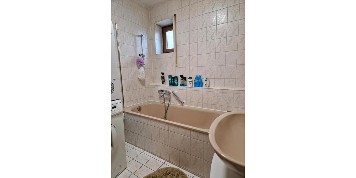 Gemütliche 3-Zimmer-Whg. inkl. Küche,Ausenstellplatz,Tiefgarage 3 zimmer