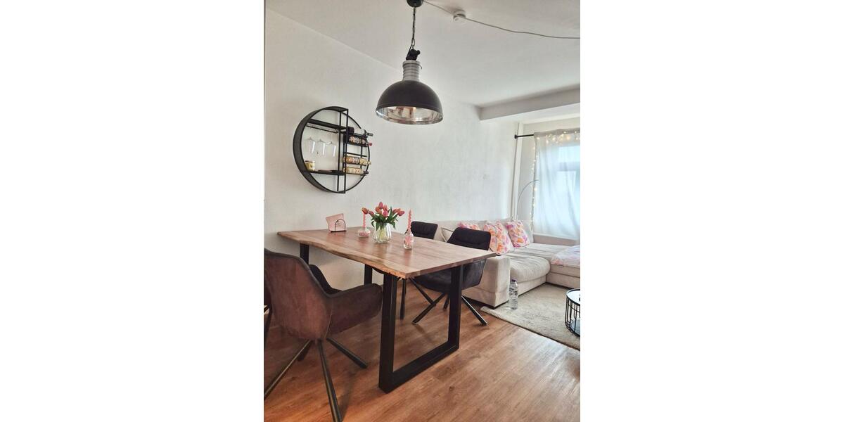 Großzügige sanierte 4-Zi Altbauwohnung. Geh. Ausstattung 4 zimmer