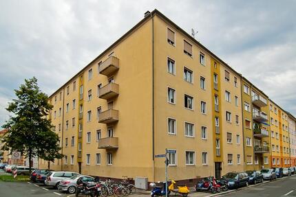 Top renovierte, geräumige 2,5-Zimmer-Wohnung für Ihre kleine Familie zimmer