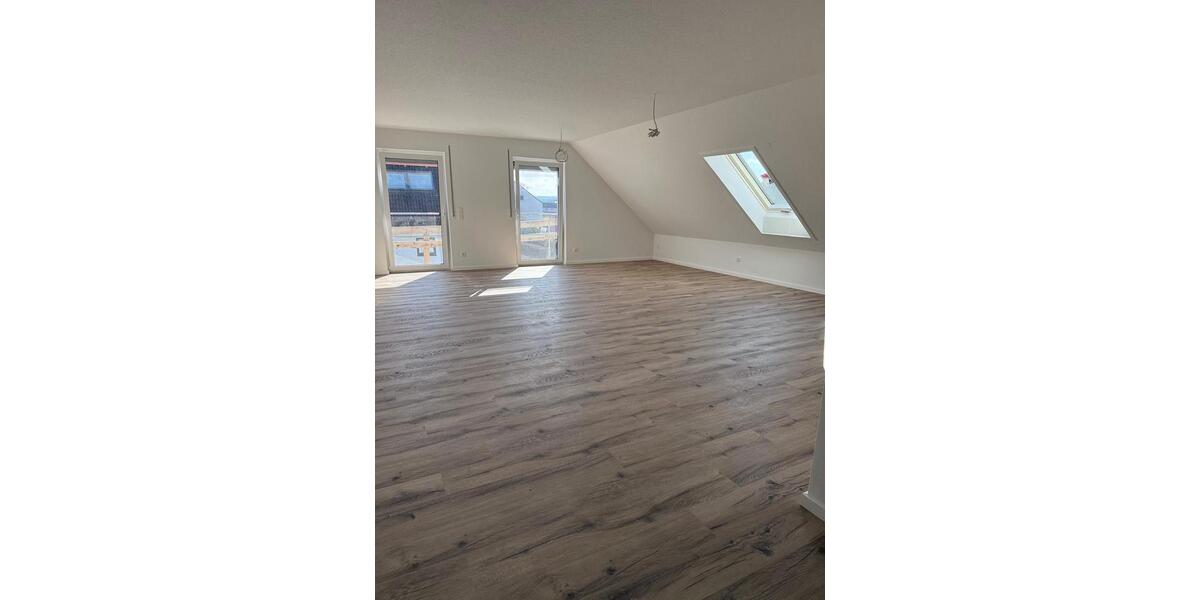 Dachgeschoßwohnung Leinburg - 3 Zimmer, 95 m&sup2;, 1.483&euro; | Angebot:24744600