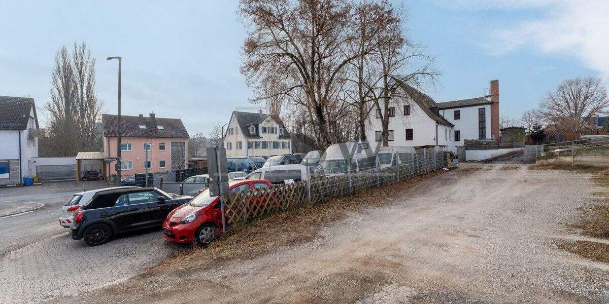 Wohn- und Geschäftshaus mit Entwicklungspotenzial in Fürth-Unterfarrnbach 1 zimmer