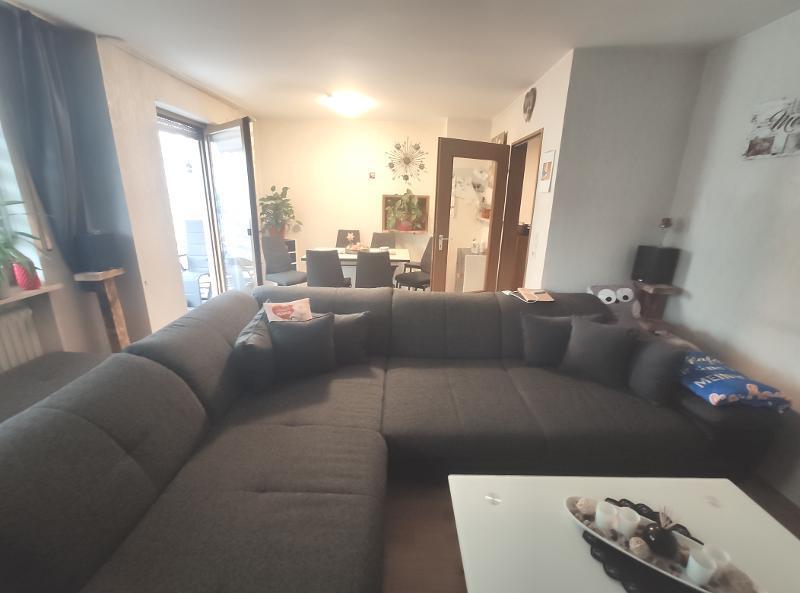 4 Zi. EG Wohnung mit Terrasse, Gartenanteil und Garage