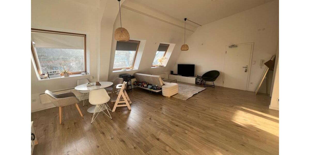 Dachgeschoßwohnung Nürnberg Gärten bei Wöhrd - 3 Zimmer, 81 m&sup2;, 1.350&euro; | Angebot:26420387