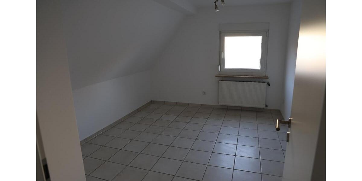 Doppelhaushälfte Nürnberg Falkenheim - 5 Zimmer, 100 m&sup2;, 1.400&euro; | Angebot:24820201