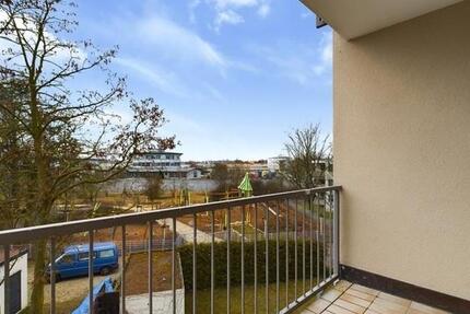 gepflegte 2-Zimmer-Wohnung mit Balkon & EBK – sofort bezugsfrei zimmer