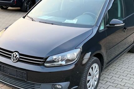 VW Touran 106.945 km 9.590 &euro; Zirndorf 90513