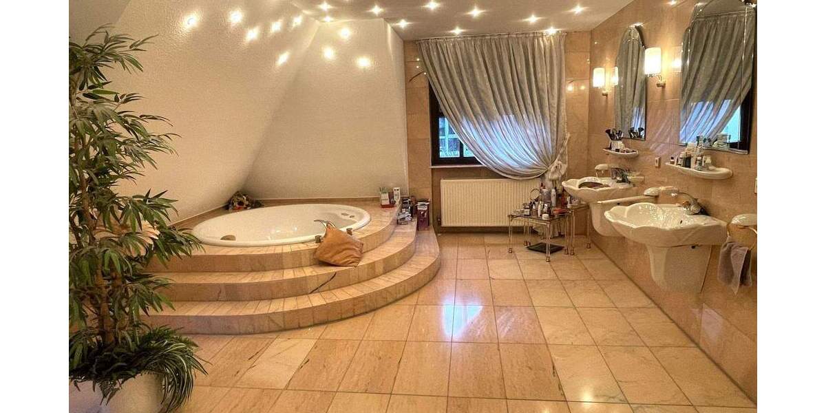 Mehrfamilienhaus, Wohnhaus Nürnberg Zerzabelshof - 6 Zimmer, 239 m&sup2;, 995.000&euro; | Angebot:24241344