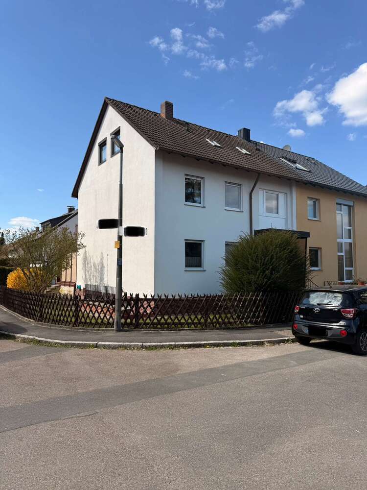 Haus zum Kaufen in Nürnberg 499.000 € 152 m²