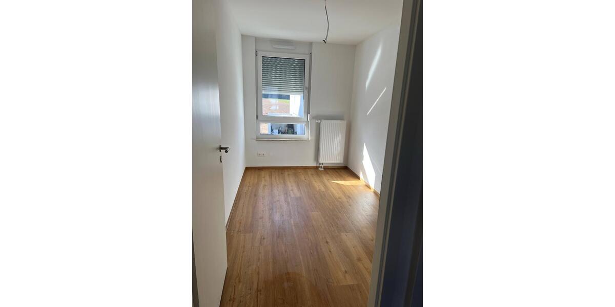 Reihenhaus Roth - 5 Zimmer, 141 m&sup2;, 2.000&euro; | Angebot:27613163