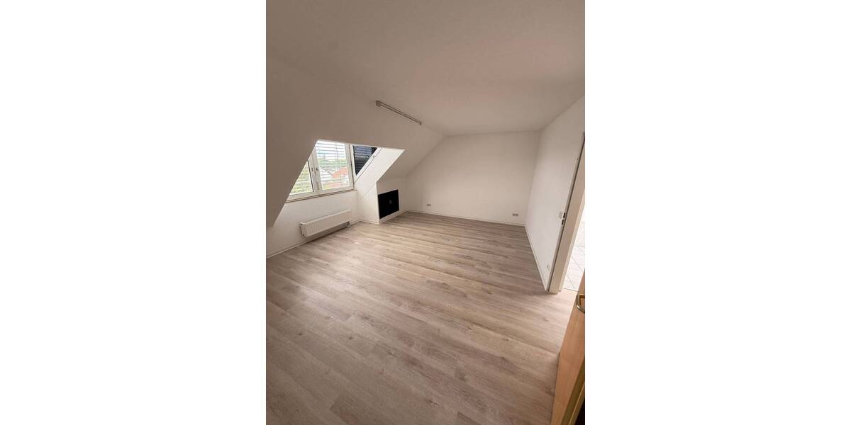Etagenwohnung Fürth Poppenreuth - 3 Zimmer, 94 m&sup2;, 1.100&euro; | Angebot:26851114