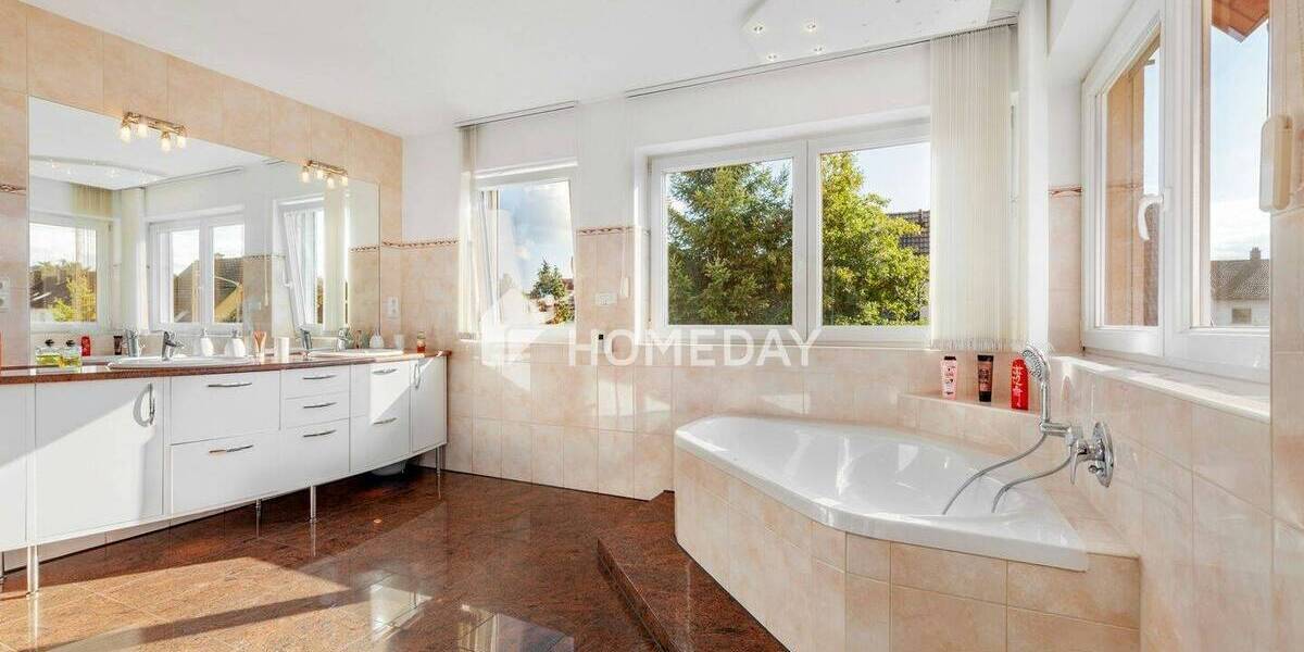 Repräsentatives Haus für Familie & Business: separater Office-Bereich, Sauna, A+ 7 zimmer