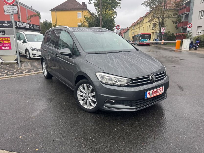 VW Touran 54.000 km 21.950 € Nürnberg 90431