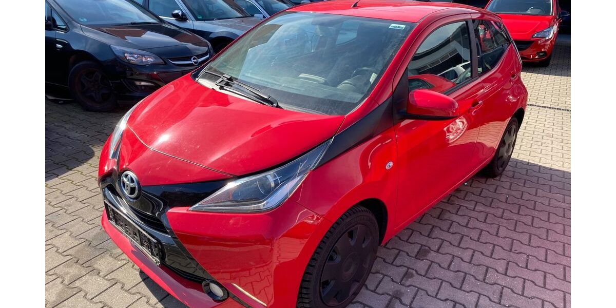 Toyota Aygo (X) 136.000 km 4.990 &euro; Fürth 90763