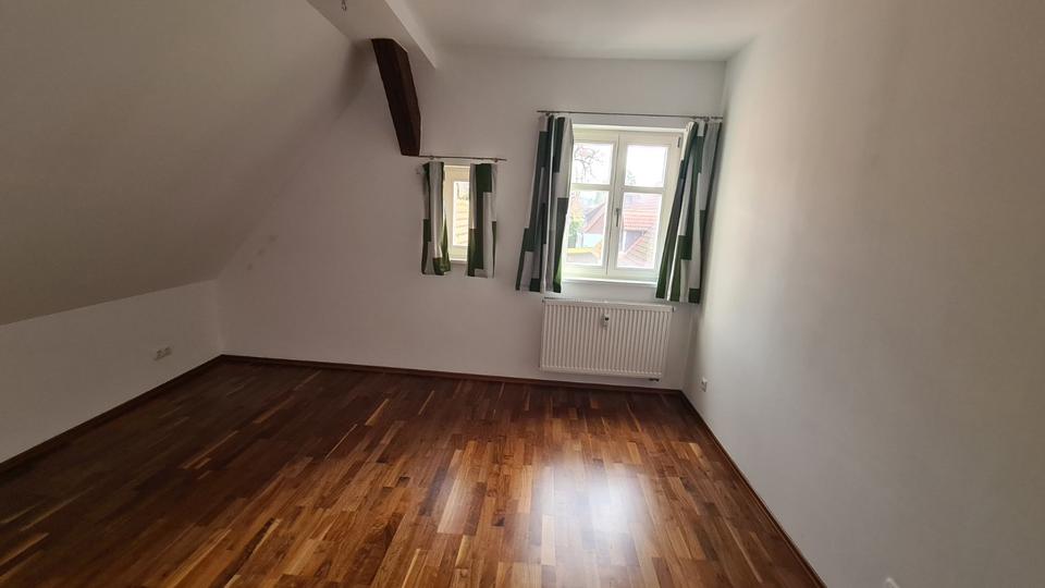 Charmante DG-Maisonette-Wohnung mit exkl. Ausstattung in Bruck 2.5 zimmer