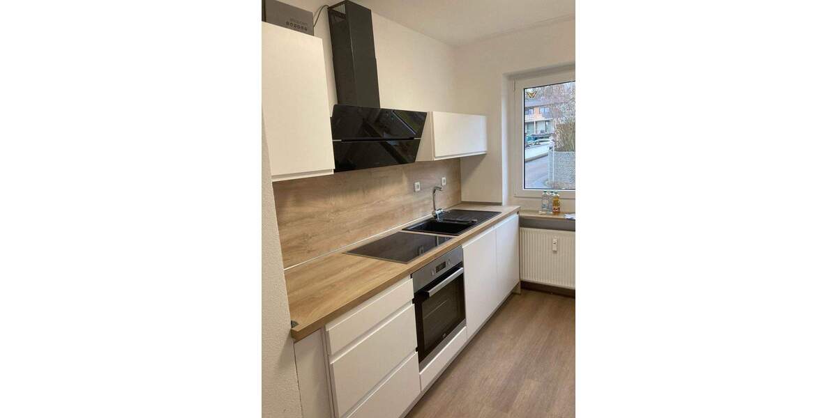 Komplettverkauf: Solides 4 FH auf ca. 989 m² Grund und Betriebsgebäude auf ca. 719 m² Grund (Gesamt ca. 1.708 m² Grundstück). 1 zimmer