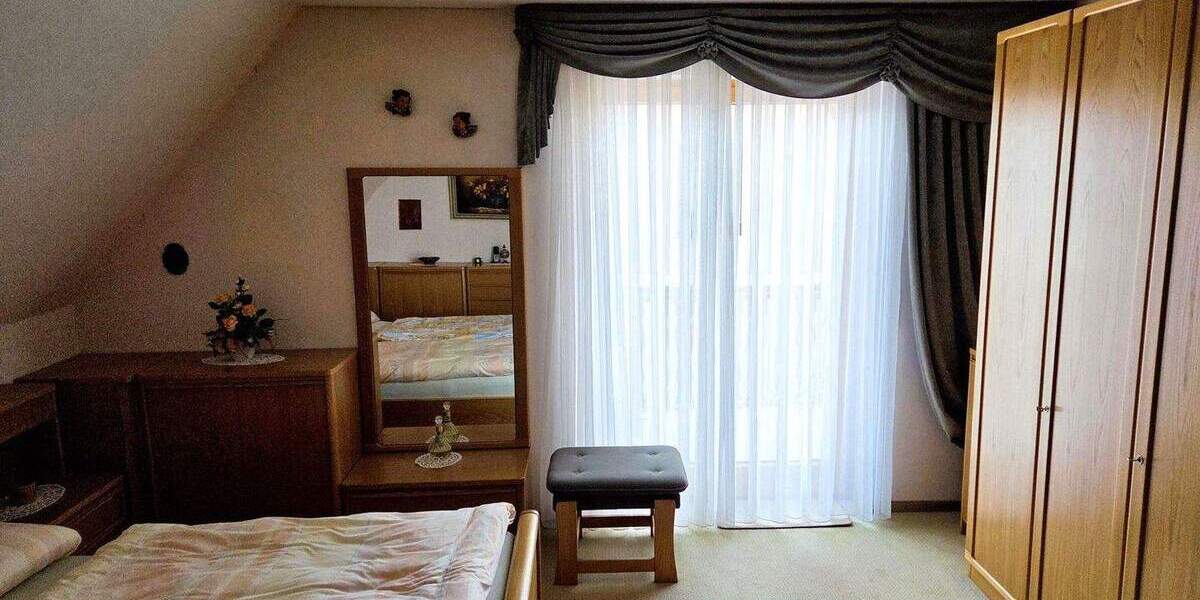 Einfamilienhaus Roßtal - 6 Zimmer, 162 m&sup2;, 849.000&euro; | Angebot:25711087